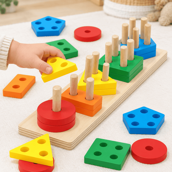 Plateau à empiler en bois avec pièces colorées