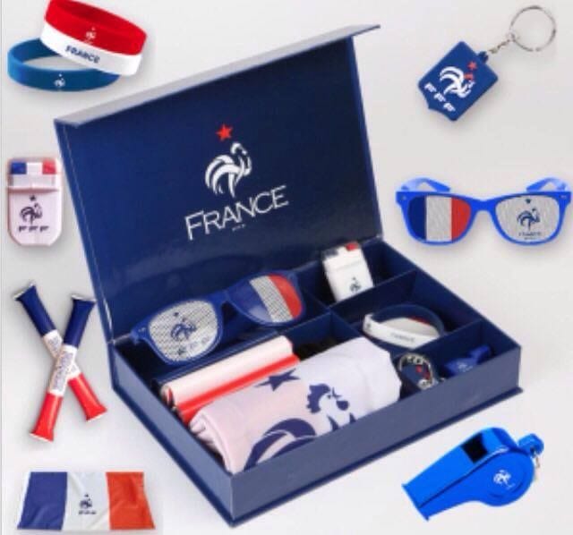Présentoir de 20 kits supporters équipe de France de foot - Equinoxe Cadeaux